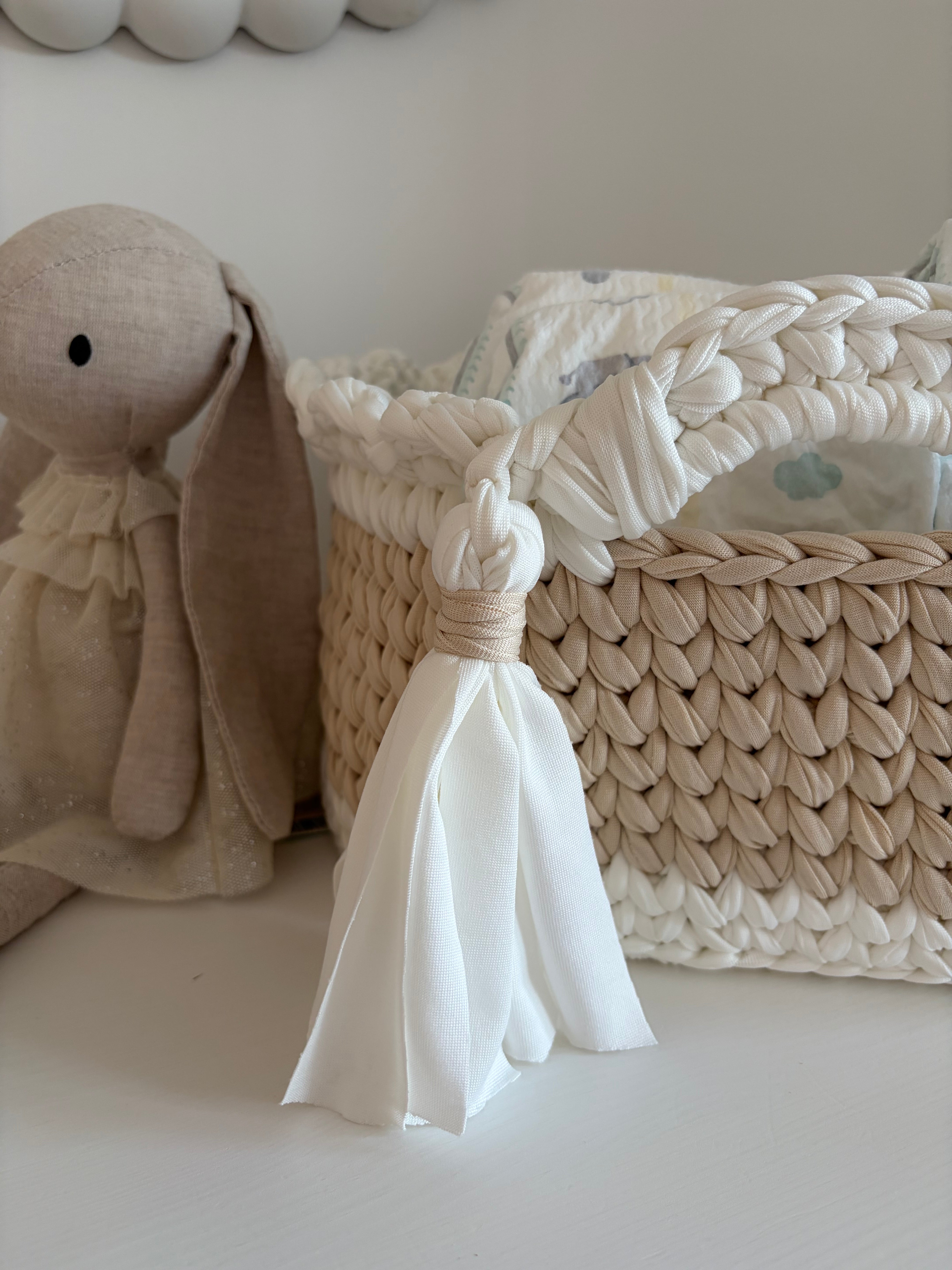 Luxury Handcrafted Scalloped Moses 5 Piece Basket Set