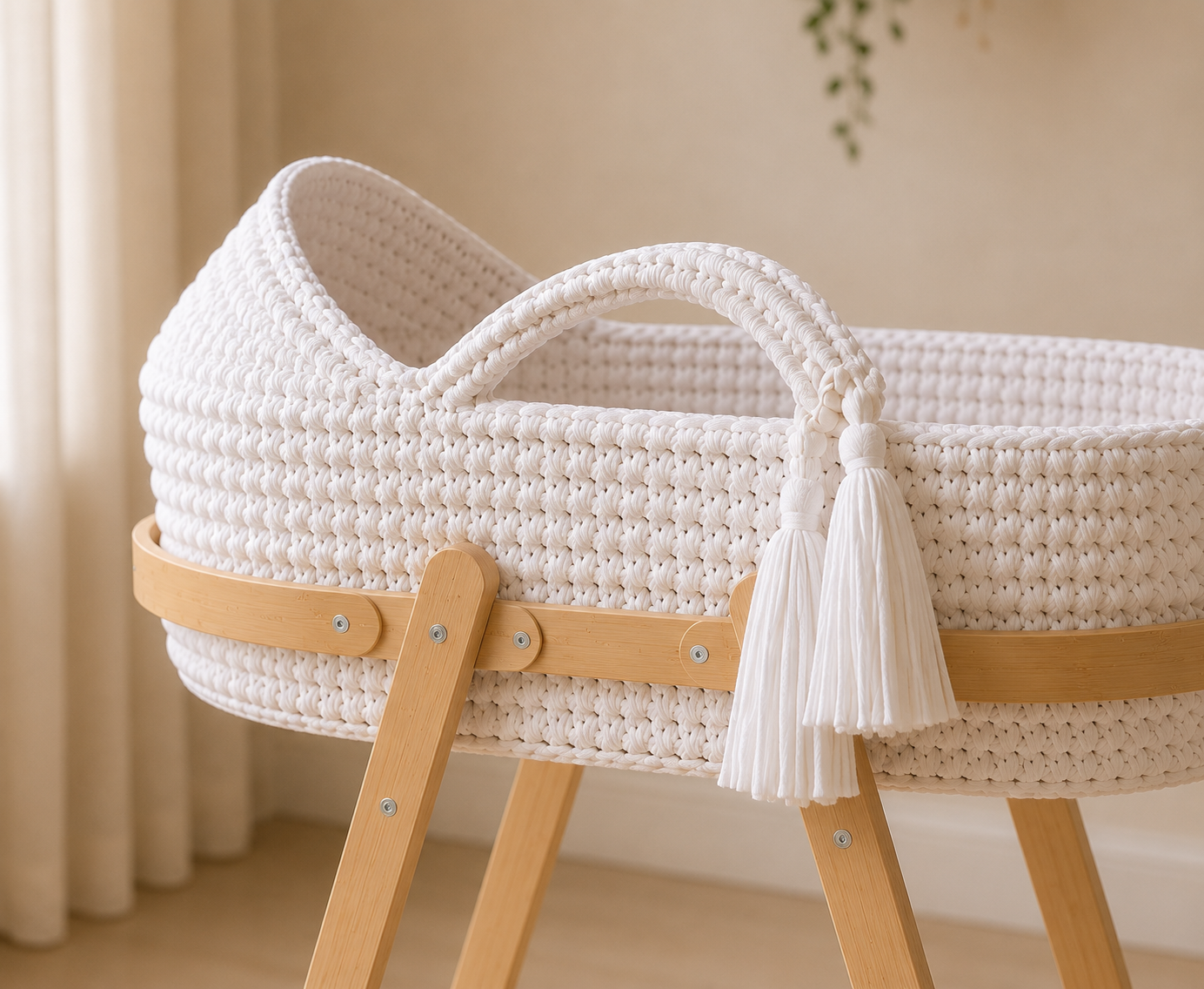 Luxury White Moses Basket And Stand
